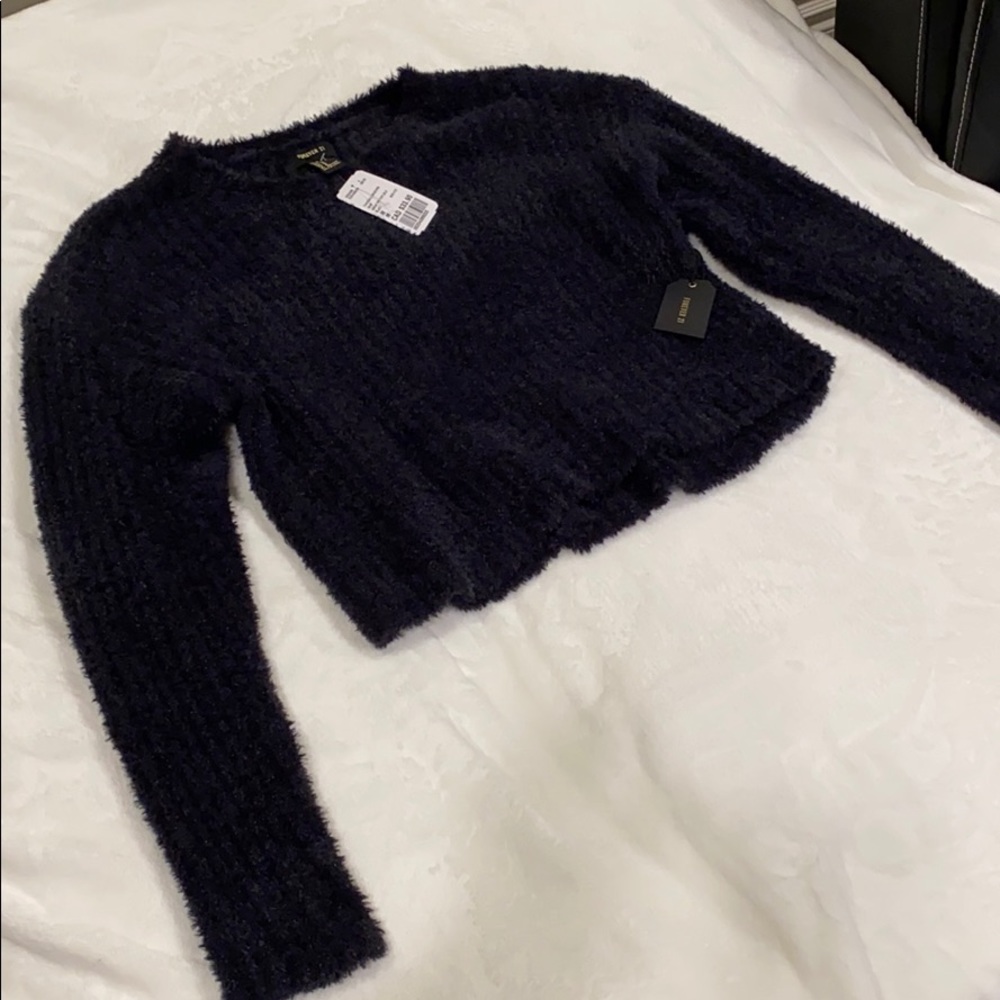 Forever 21 ⭐️2/$25⭐️ soft cropped sweater - black